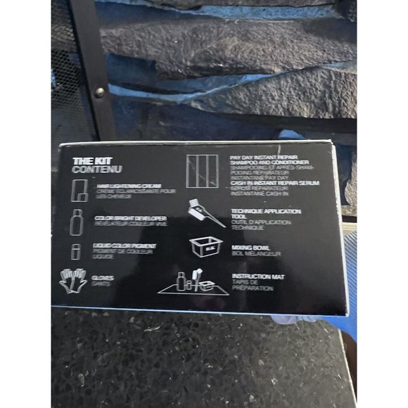 IGK Color Bright Bleach and Color Kit Deja Blue - Picture 6 of 9